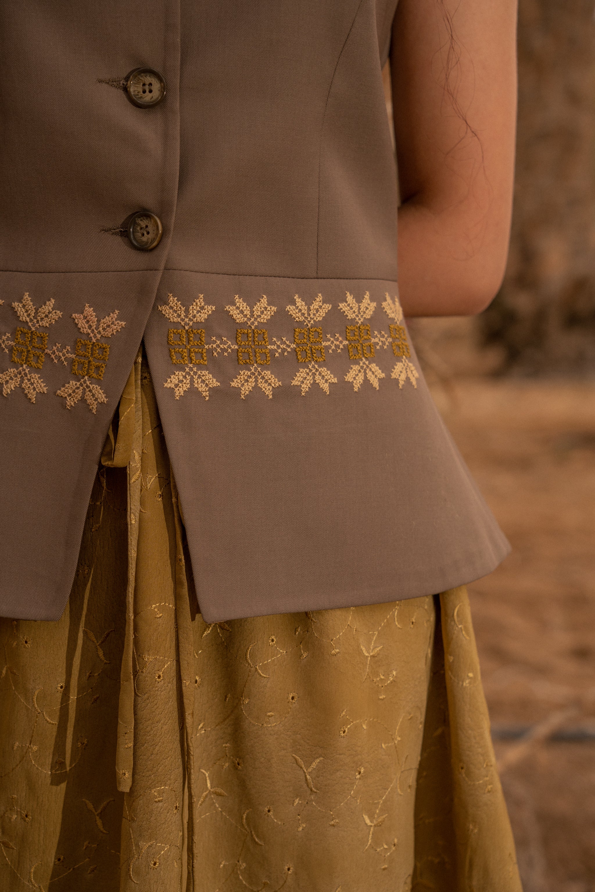 Alia hand-embroidered vest - Image 3