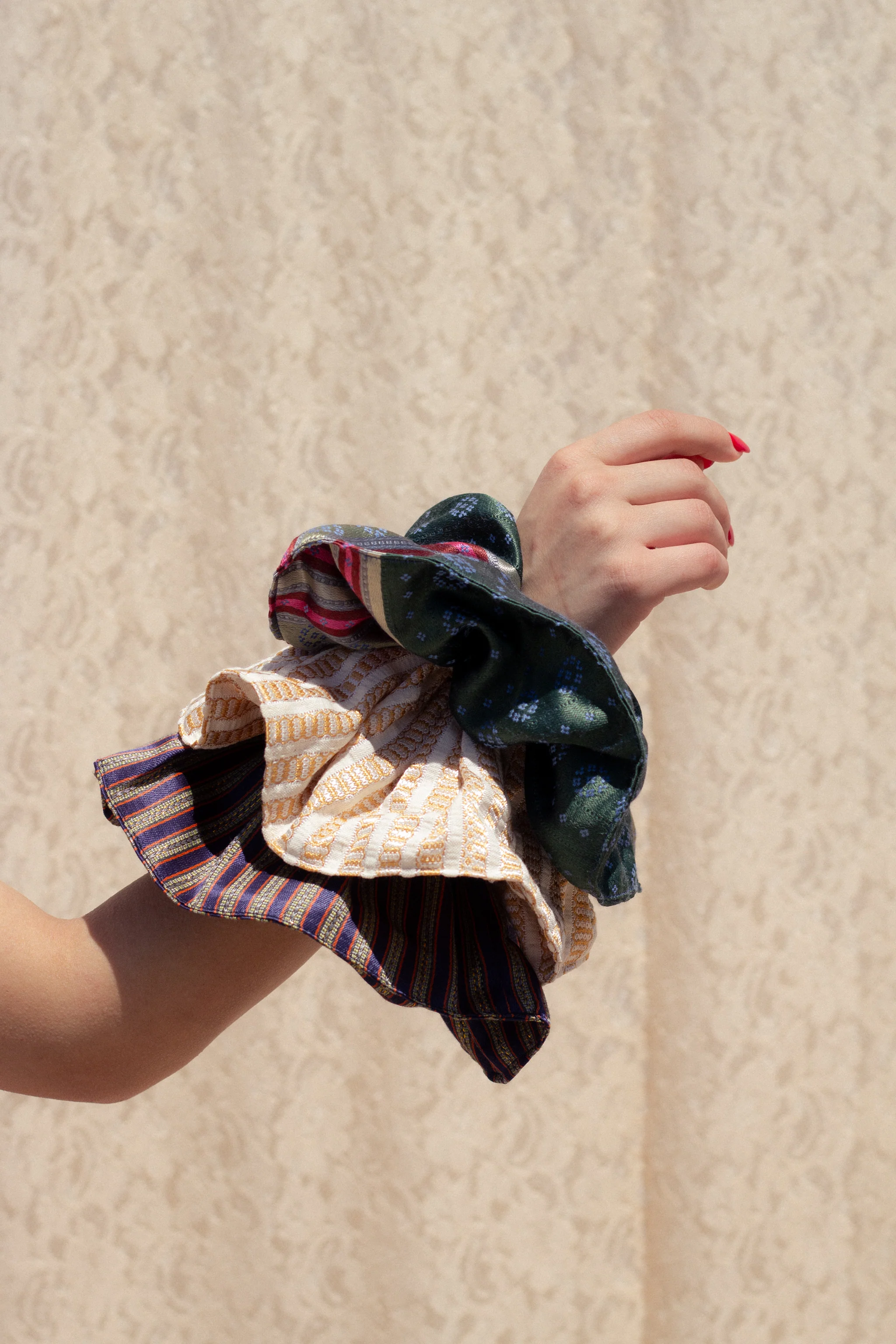 Syrian silk scrunchie - Image 5